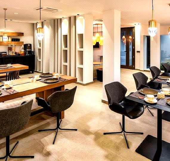 Uma Ray Suites